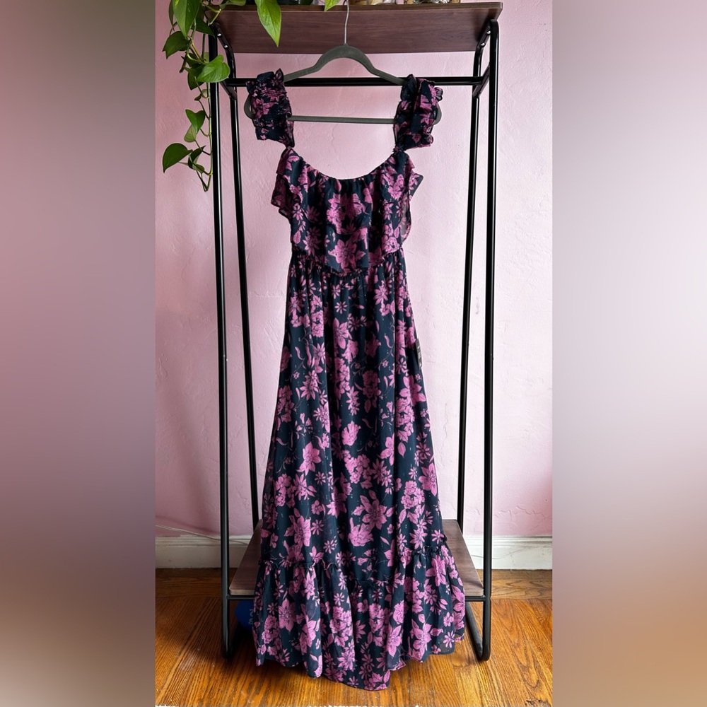 Never worn Lulus off the shoulder summer dress